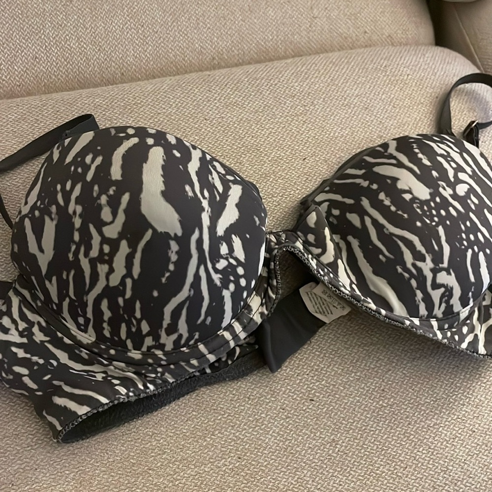 Calvin Klein 34B bra with underwire